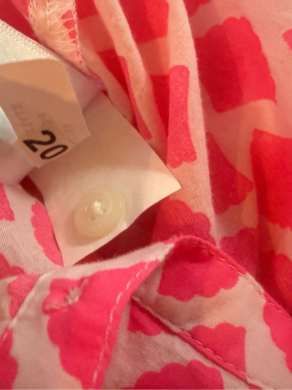 Vineyard Vines. Geo Ruffle Button Down Shirt. Block Shell Pattern. Medium. - Picture 10 of 10